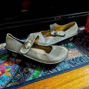 Gray Algeria, baby doll shoes